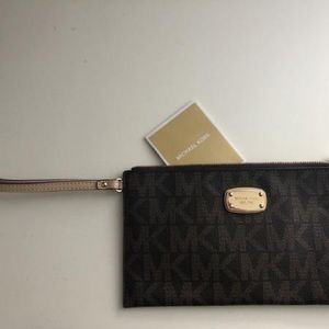 New! Michael Kors Large Wristlet